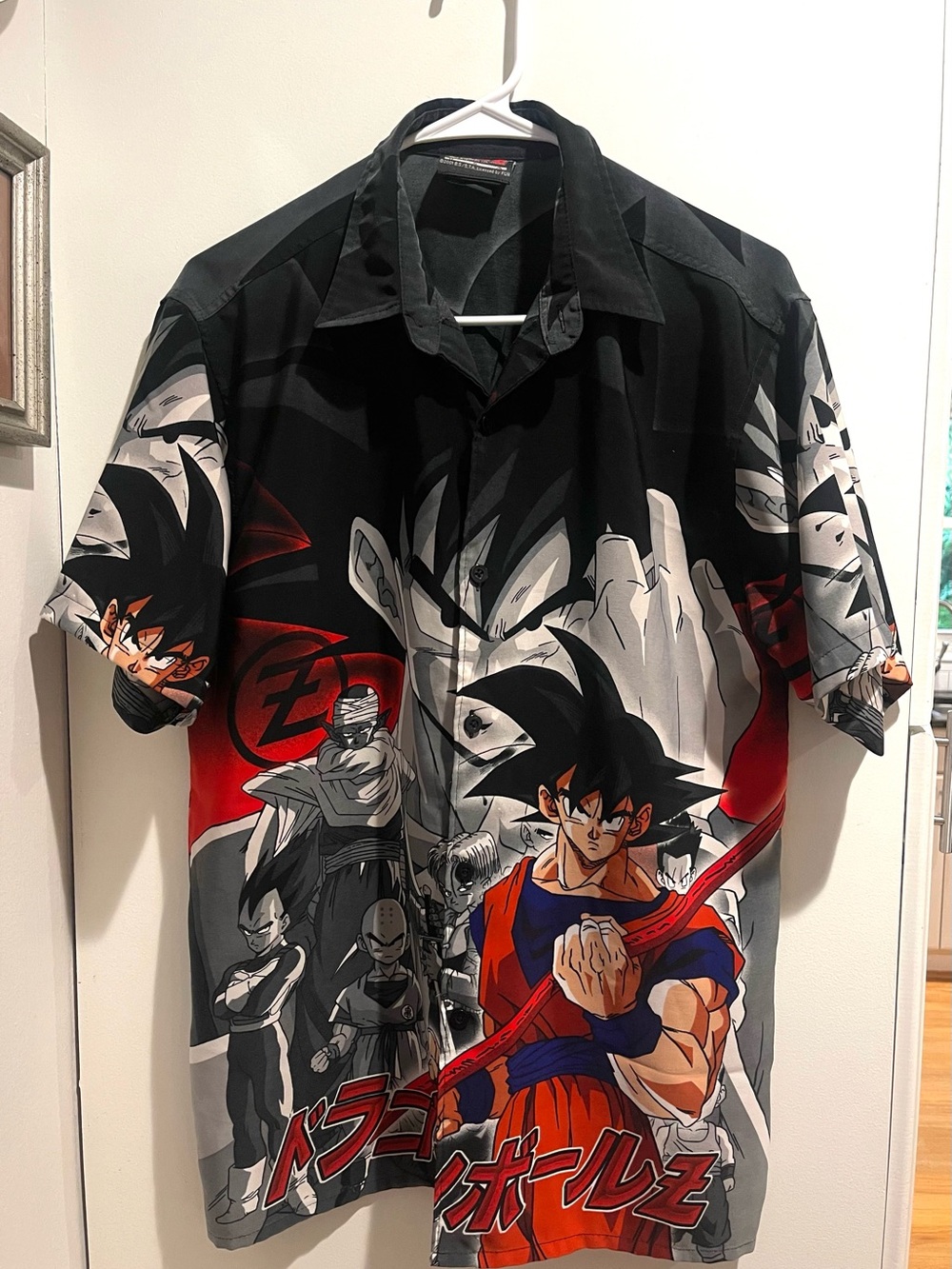 2001 Dragon Ball Z Goku Graphic All Over Print Button Up Shirt Men’s L Anime DBZ